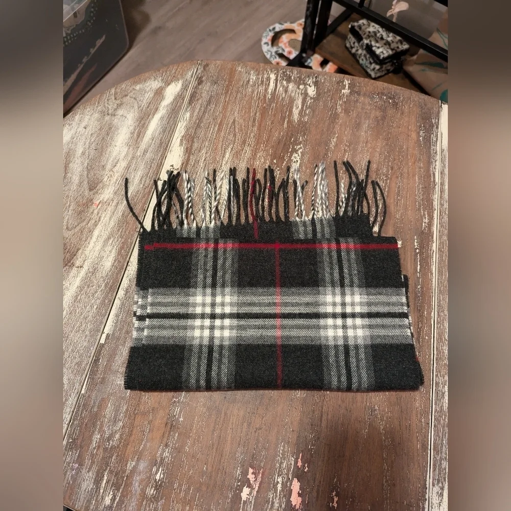 Frass Black and gray red striping‎ 100% acrylic soft scarf